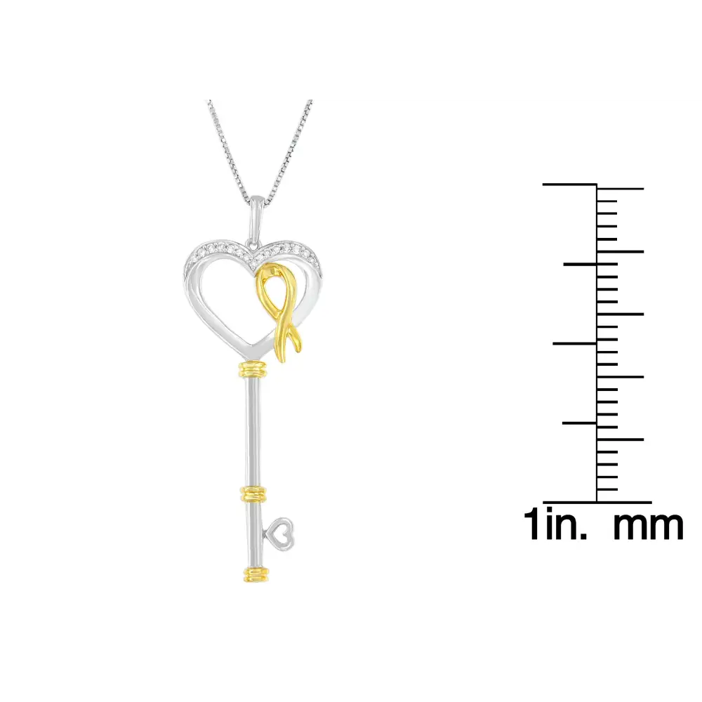 10k Two-tone Gold-plated Sterling Silver 1/10 Ct Tdw Round Cut Diamond Key to my Heart Pendant Necklace (h-i I1-i2)