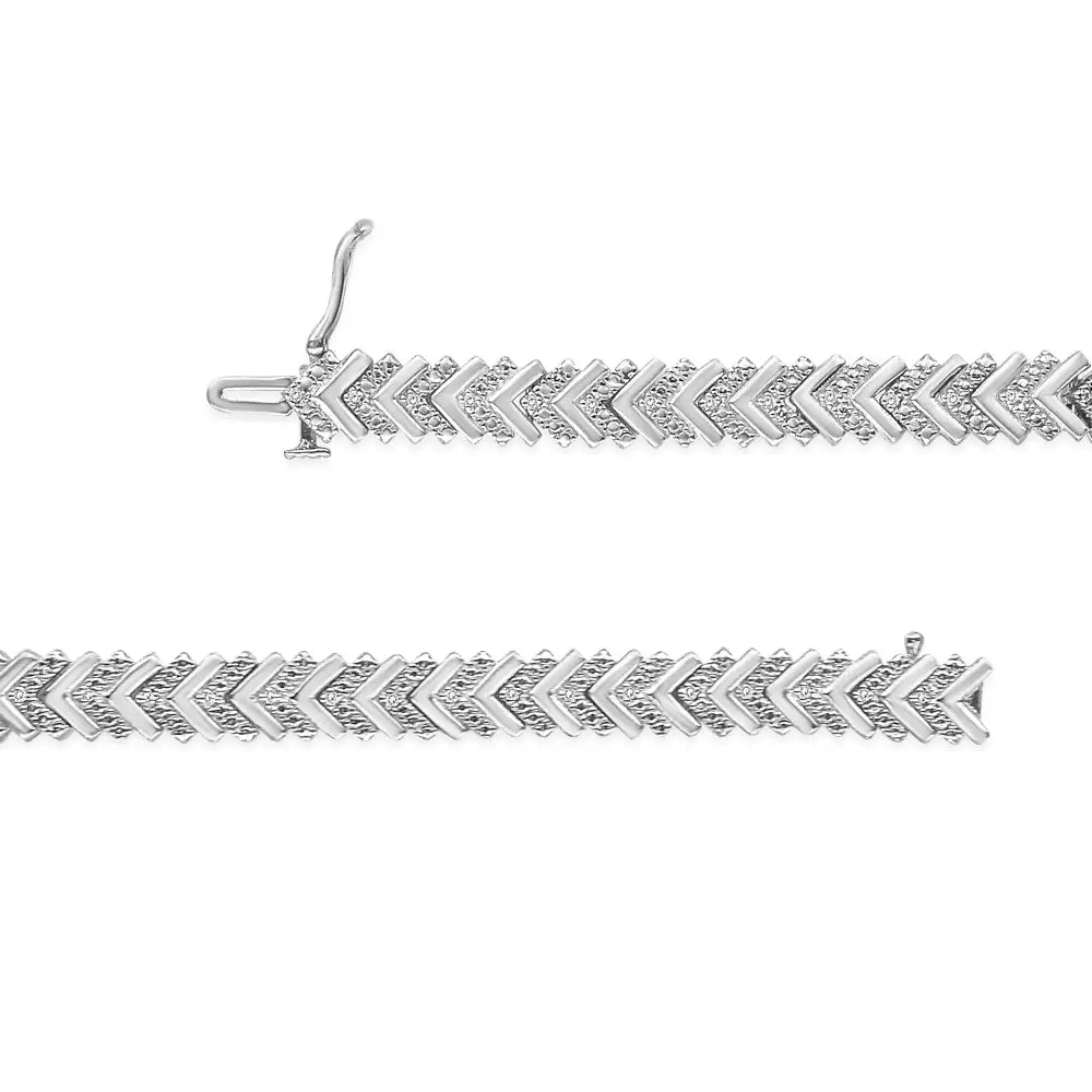 .925 Sterling Silver 1/6 Cttw Round-cut Diamond Chevron Wave 7.25’’ Link Bracelet (i-j Color I3 Clarity) - Fine