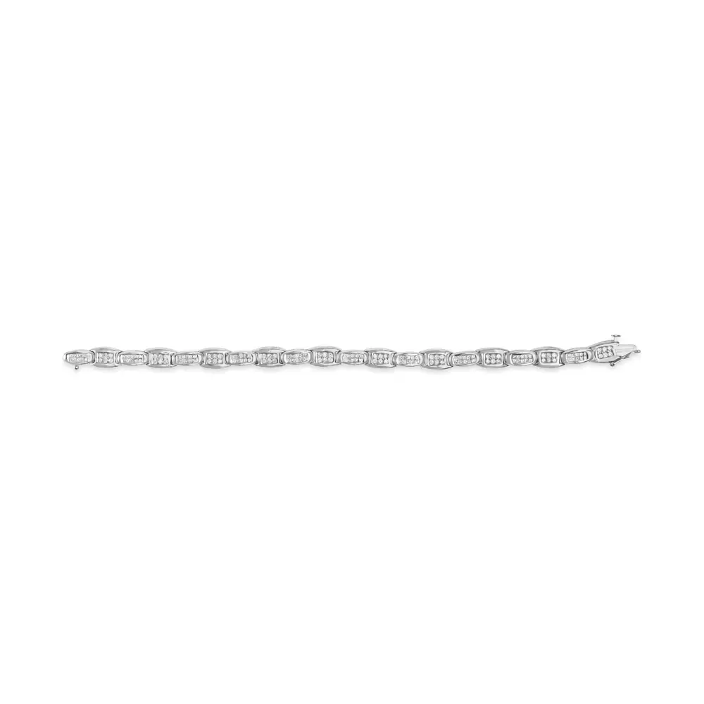 Elegant 14k White Gold Tennis Bracelet with Baguette Cut Diamonds