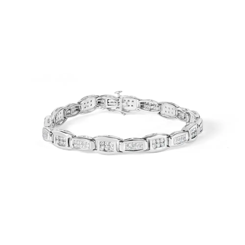 Elegant 14k White Gold Tennis Bracelet with Baguette Cut Diamonds