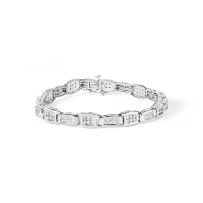 Elegant 14k White Gold Tennis Bracelet with Baguette Cut Diamonds