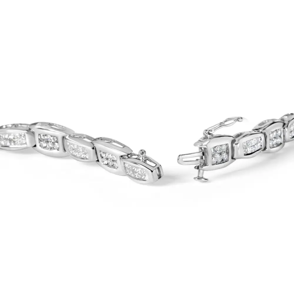 Elegant 14k White Gold Tennis Bracelet with Baguette Cut Diamonds