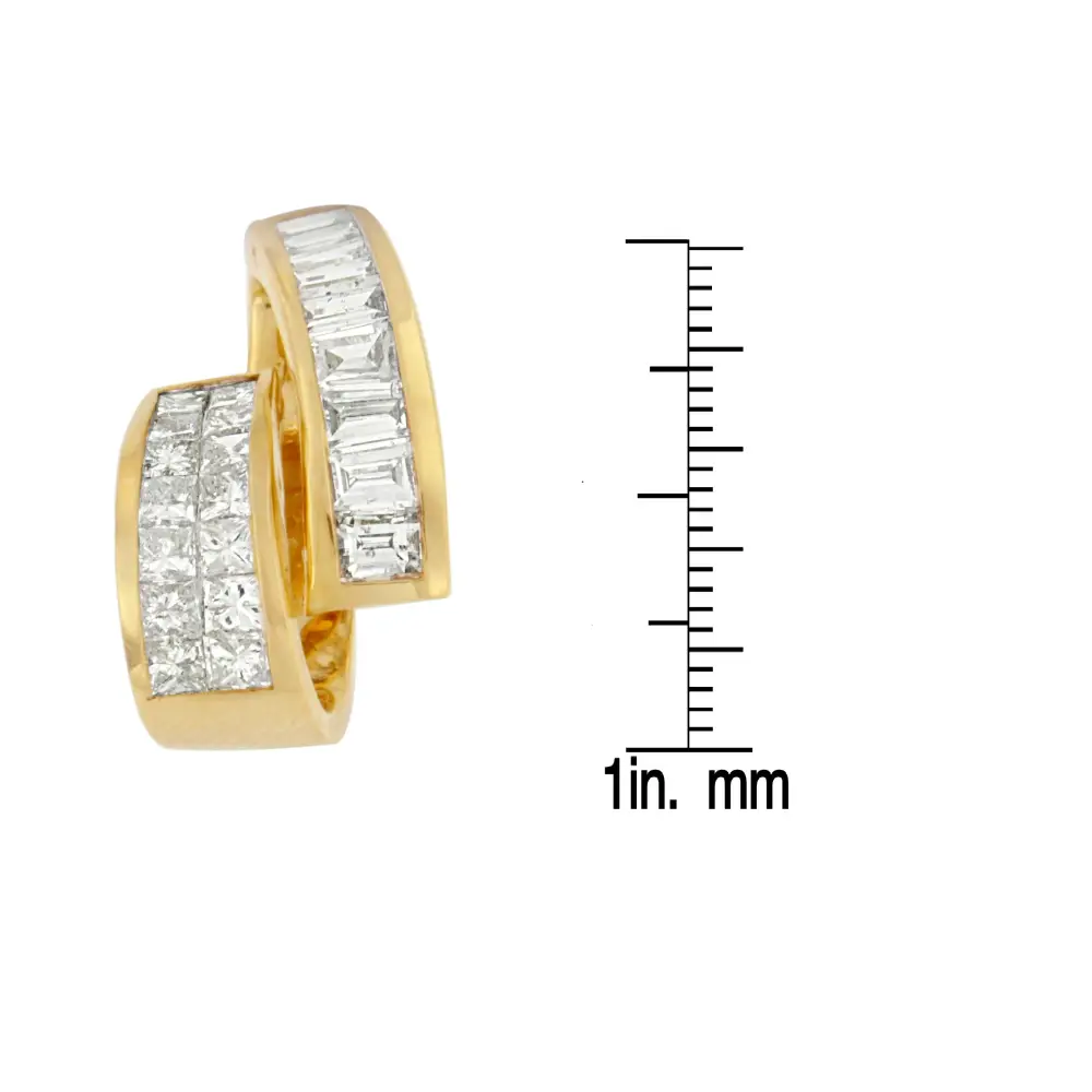 Elegant 14k Yellow Gold Diamond Fashion Pendant with Baguette Cut Diamonds