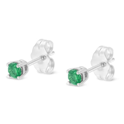 Elegant Round Brilliant-cut Green Diamond Stud Earrings in Sterling Silver