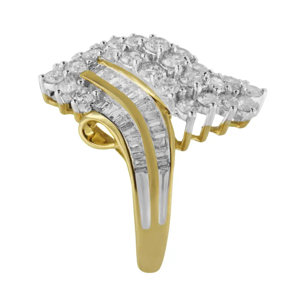 Exquisite 10kt Yellow Gold Diamond Cluster Ring for Timeless Elegance - 7