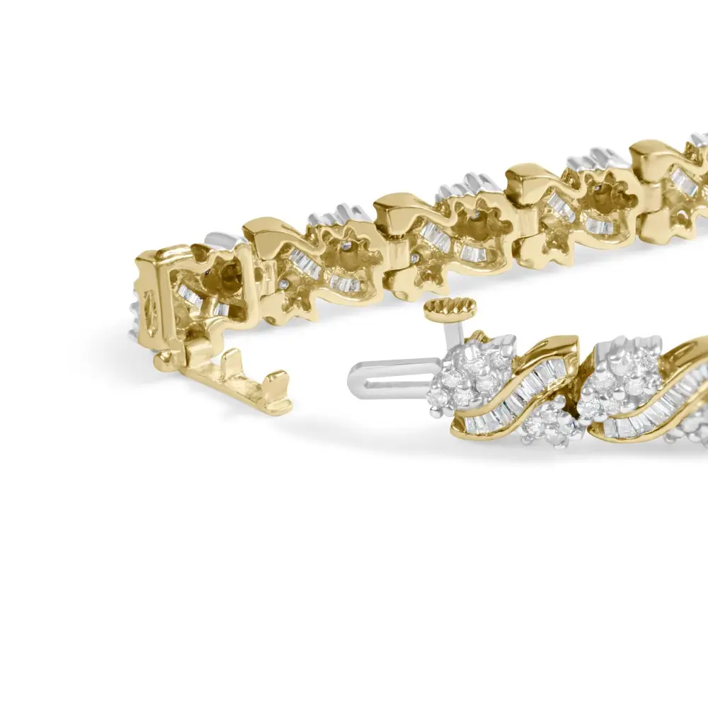 Exquisite 14k Yellow Gold Diamond Woven Composite Cluster Bracelet