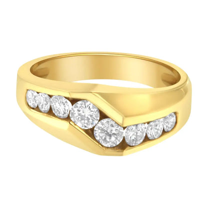 Exquisite 14kt Yellow Gold Men’s Round Cut Diamond Ring - 9.5