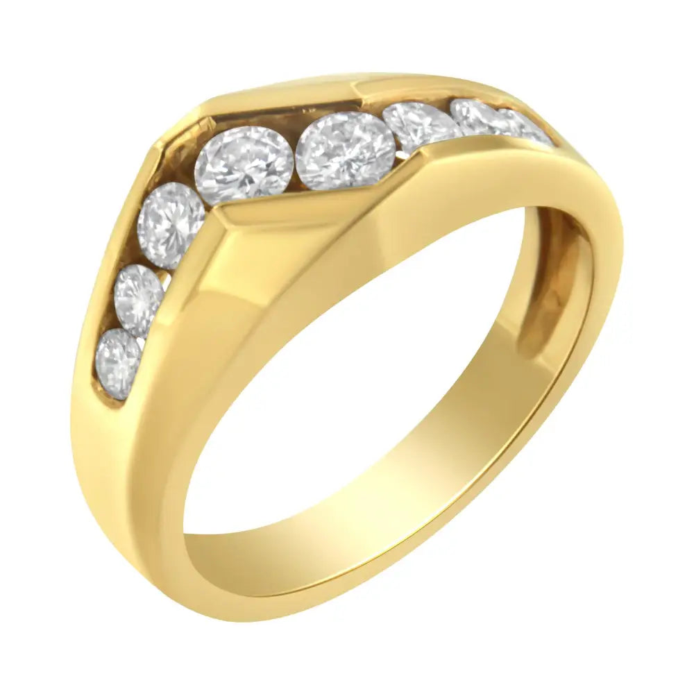 Exquisite 14kt Yellow Gold Men’s Round Cut Diamond Ring - 9.5