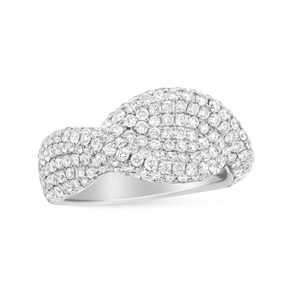 Exquisite 18k White Gold Cluster Diamond Fashion Ring Sparkles Brightly