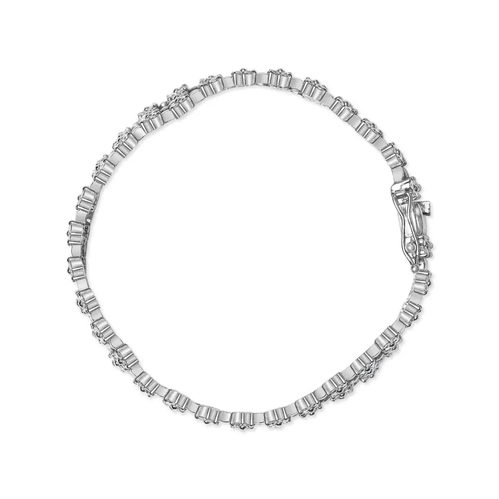 Exquisite 18k White Gold Floral Link Bracelet with Vs1-vs2 Clarity Diamonds