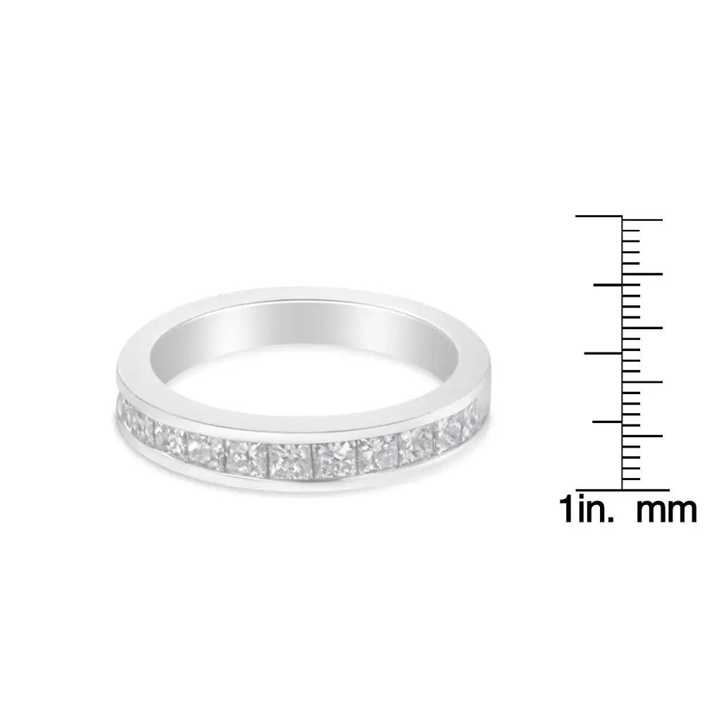 Radiant 18k White Gold Princess Cut Diamond Band Ring Elegance